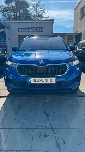 Skoda Karoq 2.0l TDI DSG 4x4 STYLE PANO*AHK*KAM*ACC