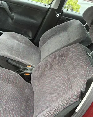 Volkswagen Vento 1.8 CLX Bild 4