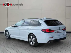 BMW 520 d Leder Navi 8xAlu Garantie Live-Cockpit DAB Bild 4
