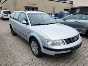Volkswagen Passat Variant 1.6 *ZR neu*