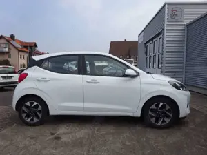 Hyundai i10 TREND AUTOMATIK SHZ LHZ PDC ALU Bild 4