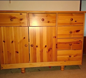 Massives Kiefer Sideboard   Kommode