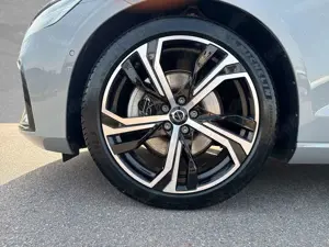 Volvo V60 B4 Mild-Hybrid Plus Dark ACC BLIS LED Bild 2