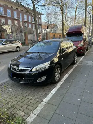 Opel Astra Sports Tourer TÜV NEU
