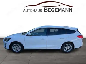 Ford Focus T 2.0 EB Titanium AHK Kam LED Bild 2