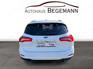 Ford Focus T 2.0 EB Titanium AHK Kam LED Bild 4
