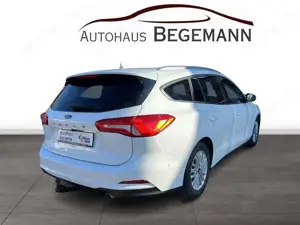 Ford Focus T 2.0 EB Titanium AHK Kam LED Bild 5