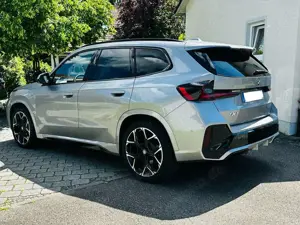 BMW iX1 M-Sport, Elek. Sitze, Drive/Park-Assist, AHK, 20z Bild 4