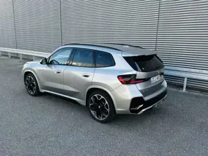BMW iX1 M-Sport, Elek. Sitze, Drive/Park-Assist, AHK, 20z Bild 3