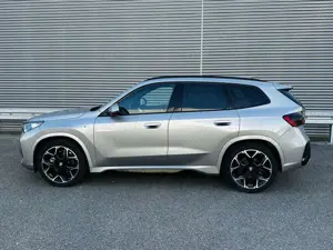 BMW iX1 M-Sport, Elek. Sitze, Drive/Park-Assist, AHK, 20z Bild 2
