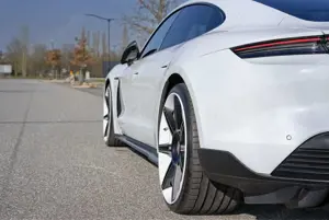 Porsche Taycan Taycan Turbo S Bild 5