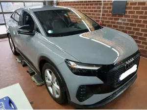 Audi Q4 e-tron 40 S-Line Black LED NAVI KAM Bild 4