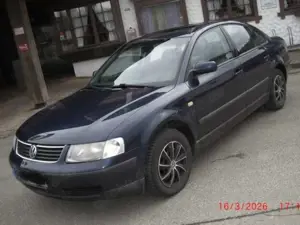 Volkswagen Passat Passat 1.8 5V Comfortline, beschädigt, nur 141 TKm, gut erhalten