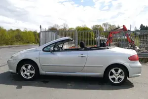 Peugeot 307 CC Cabrio-Coupe Tendance- Facelift Bild 3