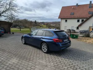 BMW 320 320i Touring xDrive Aut. Advantage Bild 2