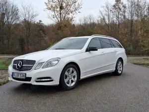 Mercedes-Benz E 200 E 200 T BlueEFFICIENCY Avantgarde