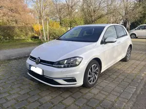 Volkswagen Golf 1.6 TDI DSG Sound