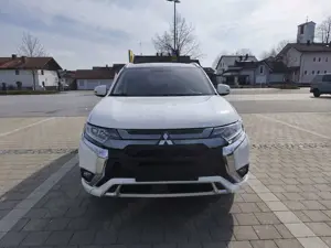 Mitsubishi Outlander PHEV Basis Spirit 4WD