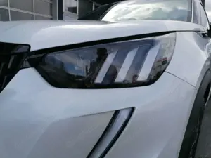 Peugeot 2008 1.2 PureTech 130 GT KeyLess LED Navi PDC LM Bild 3