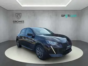 Peugeot 208 e- Allure Pack 136 Navi Digitales Cockpit LED Appl