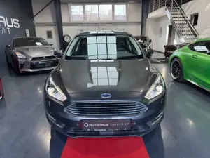 Ford Focus Titanium 1HD/Kamera/ACC/Automatik/Bi-Xenon Bild 2