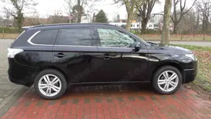 Mitsubishi Outlander Top