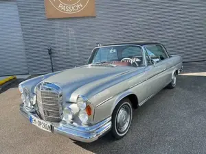 Mercedes-Benz 280 280 SE - W111