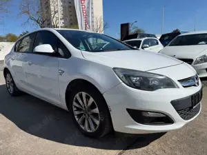 Opel Astra J Lim. 5-trg. 150 Jahre Opel Sitzheizung