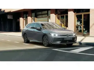 Volkswagen Passat Variant 2.0 TDI R-Line DSG NAVI HUD PANO Bild 5