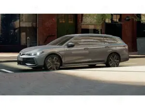 Volkswagen Passat Variant 2.0 TDI R-Line DSG NAVI HUD PANO Bild 3