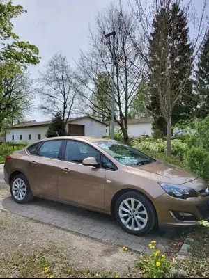 Opel Astra 1.4 Turbo 150 Jahre