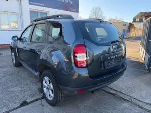 Dacia Duster 1.2 aus 1. HAND, TÜV NEU Bild 4