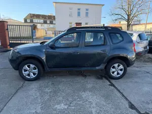 Dacia Duster 1.2 aus 1. HAND, TÜV NEU Bild 3