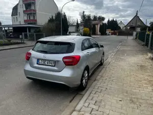 Mercedes-Benz A 180 (BlueEFFICIENCY) 7G-DCT
