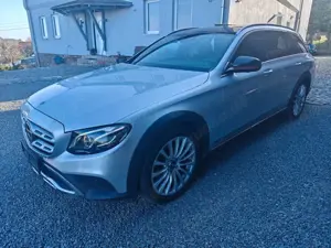 Mercedes-Benz E 350 d 4Matic All-Terrain Bild 2