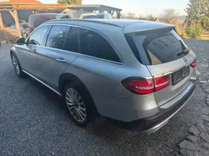 Mercedes-Benz E 350 d 4Matic All-Terrain Bild 5