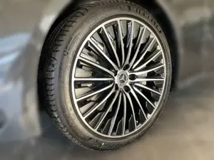 Mercedes-Benz E 300 de T #AMG #AHK #BURMESTER #HUD #PANO #360° Bild 3