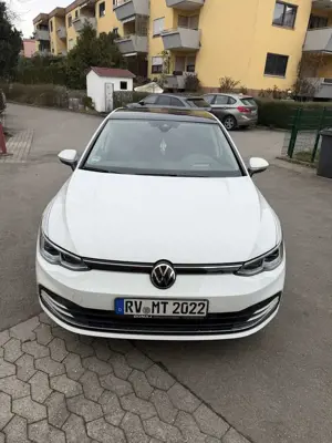 Volkswagen Golf Style eTSI
