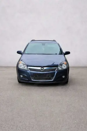 Opel Astra 1.8 Caravan NAVI