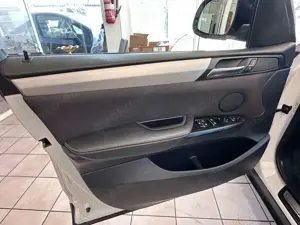 BMW X3 xDrive 20 d xLine Leder xenon AHK Navi Euro6 Bild 3