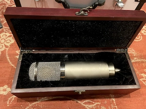 Peluso 22 47 LE Röhrenmikrofon