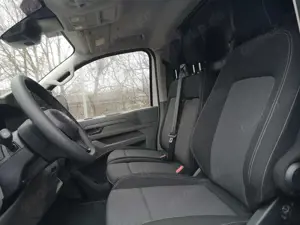 Volkswagen T7 Transporter e-Transporter Kasten BEV 100 kW RWD KR Bild 4