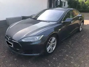 Tesla Model S Model S 85D Allradantrieb