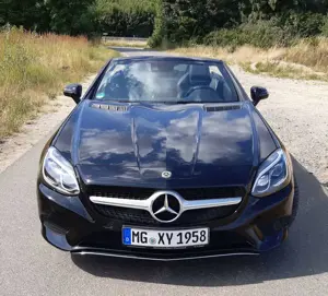 Mercedes-Benz SLC 180 Automatik 9-Gang , Service neu , Panoramadach