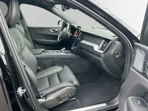 Volvo XC60 Recharge T8 AWD Ultra Black Edition 21'' ACC BW L Bild 3