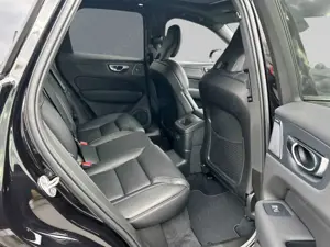 Volvo XC60 Recharge T8 AWD Ultra Black Edition 21'' ACC BW L Bild 5