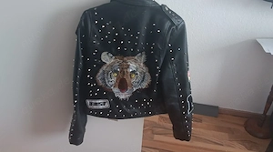 schwarze Frühlingslederjackee