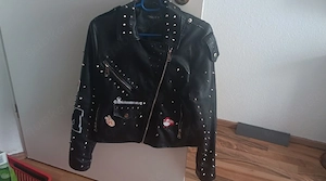 schwarze Frühlingslederjackee