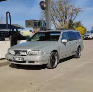Volvo V70 2.4