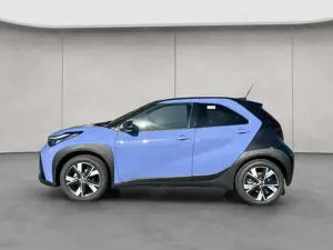 Toyota Aygo X X 1,5 Hybrid Teamplayer, Sitzheizung Bild 2